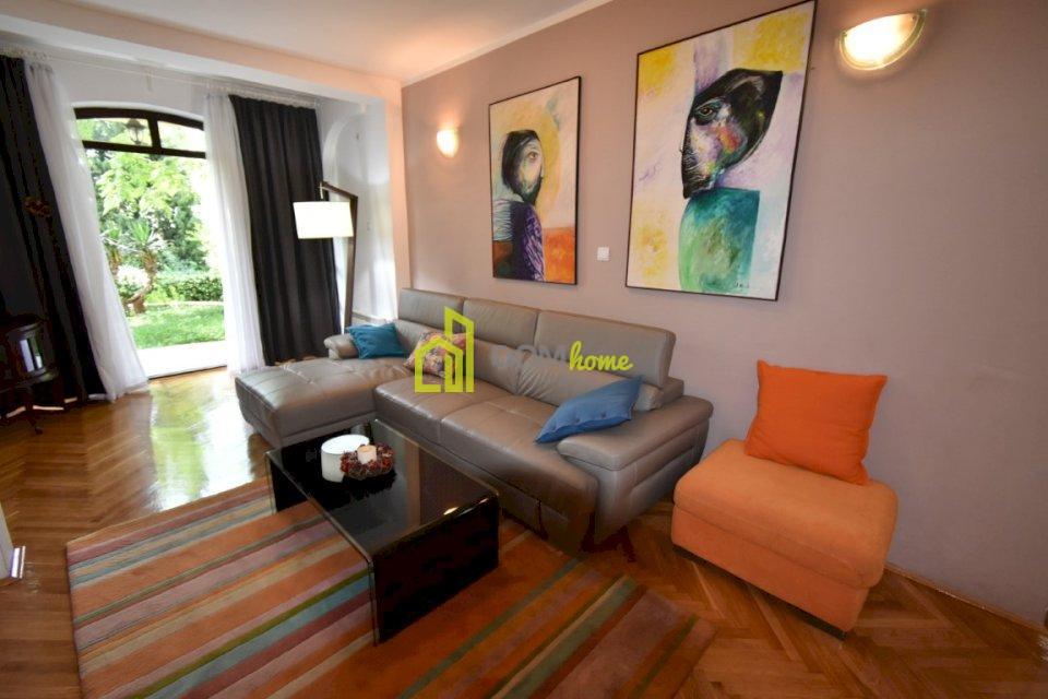 Trosoban stan 120m2, Gorica C